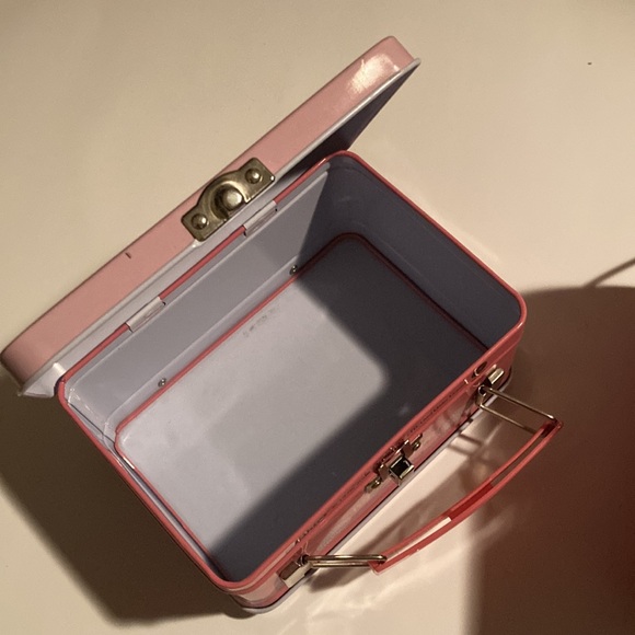 Hello Kitty Tins - Picture 9 of 10